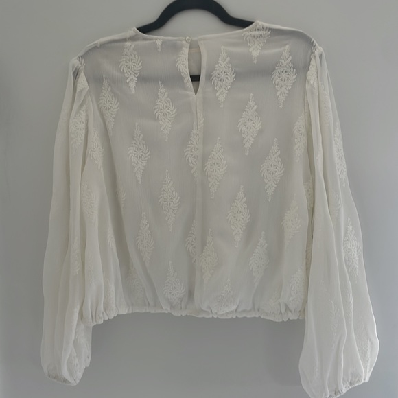 White embroidered blouse - Picture 5 of 8